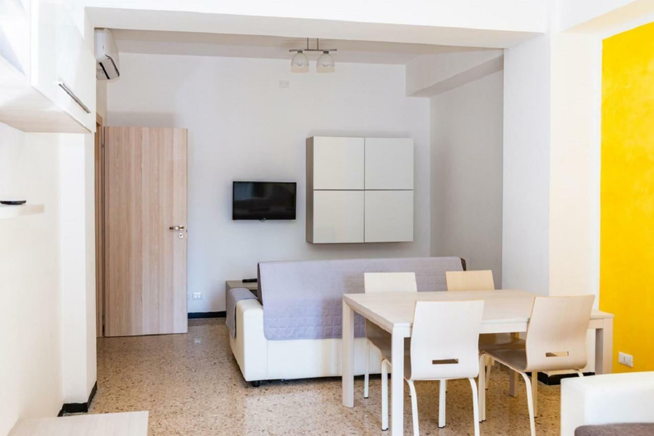 May Twins Home La Spezia Bagian luar foto