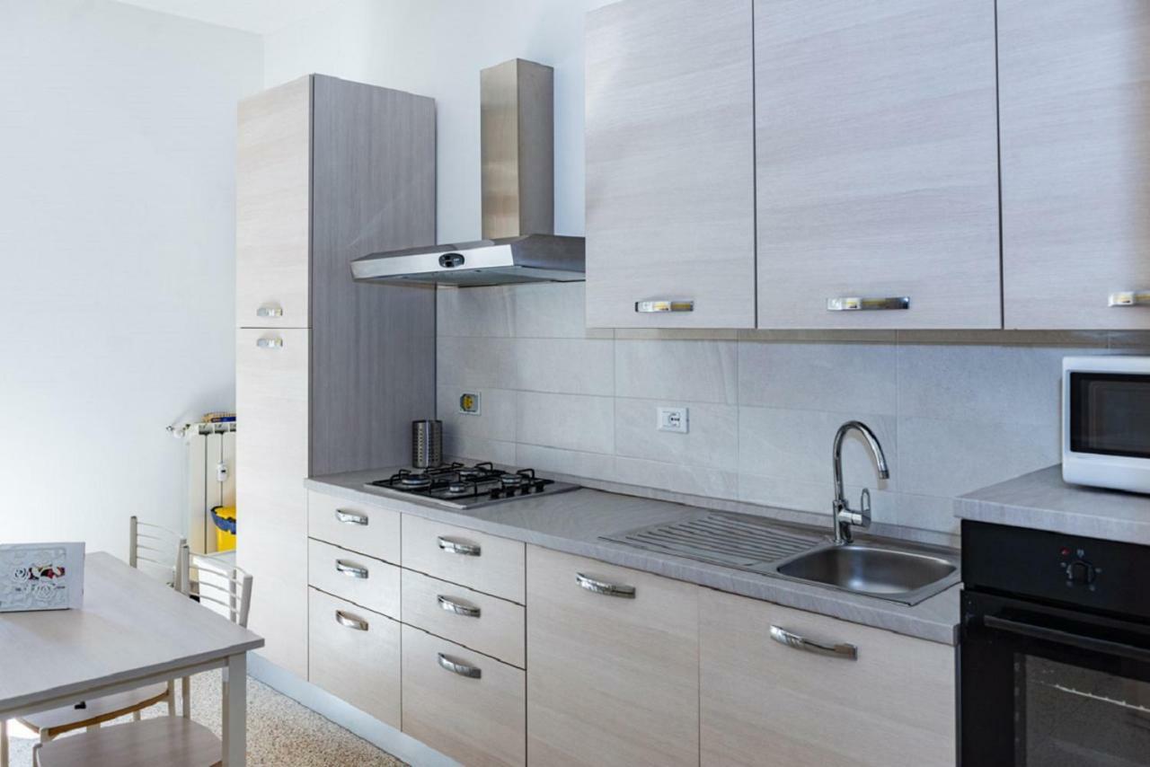 May Twins Home La Spezia Bagian luar foto